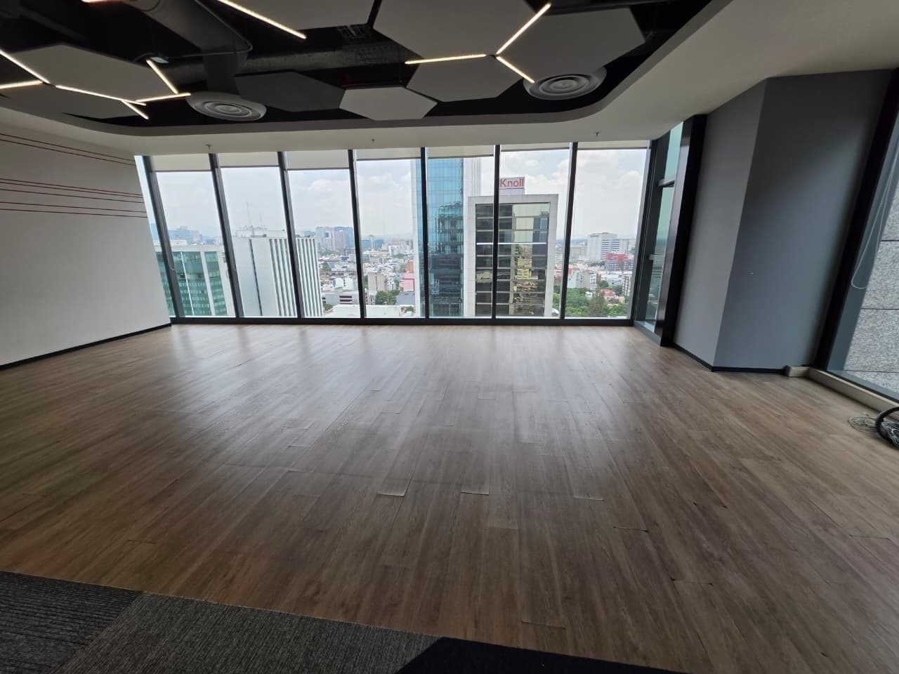 Office for Rent on Reforma Avenue