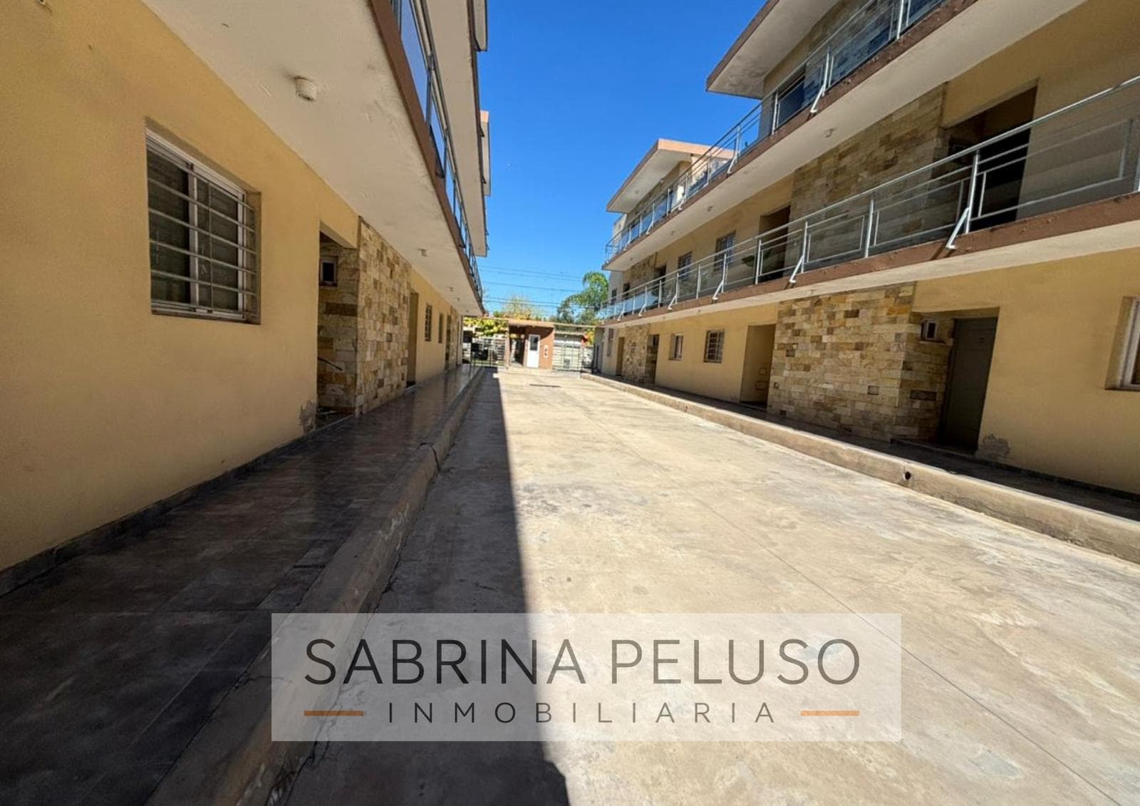 3-Bedroom Apartment for Sale with Garage in Moreno