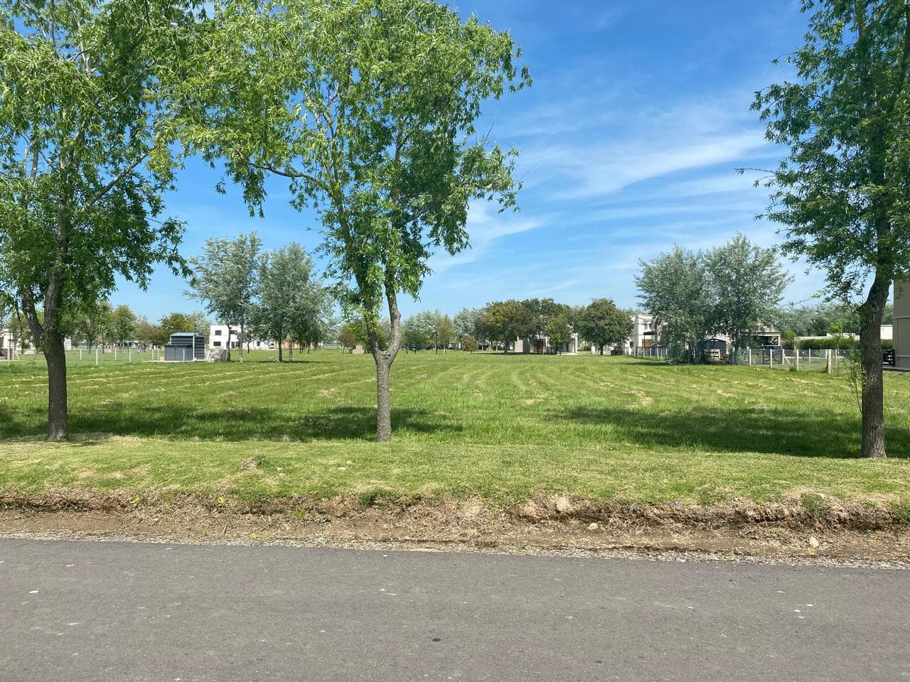 For Sale: 2,000 m² Lot in the Haras del Sur III Neighborhood, Los Robles, La Plata