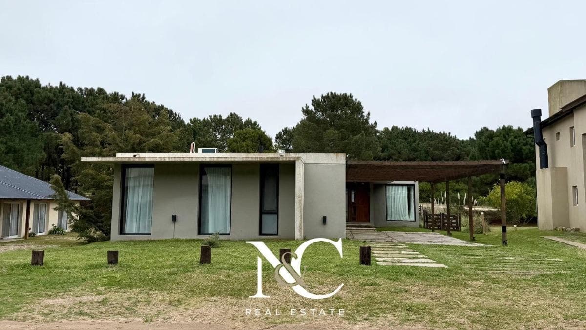 House for Sale in Costa Esmeralda with Natural Gas