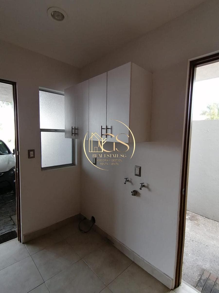 HOUSE FOR SALE IN SAN LORENZO, CELAYA RESIDENTIAL AREA