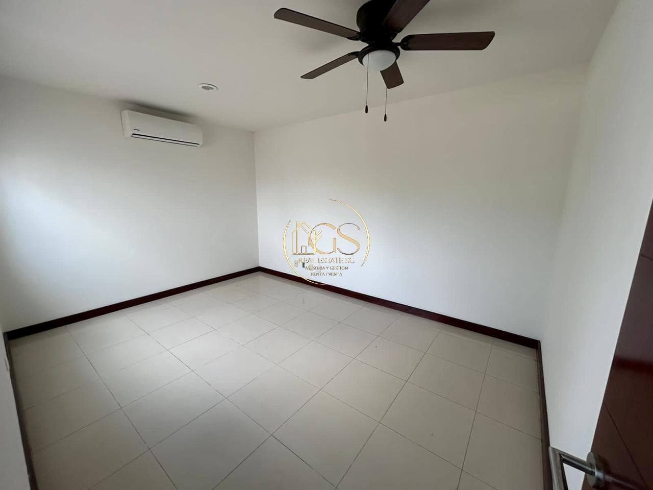 HOUSE FOR SALE IN PALMA REAL, CELAYA