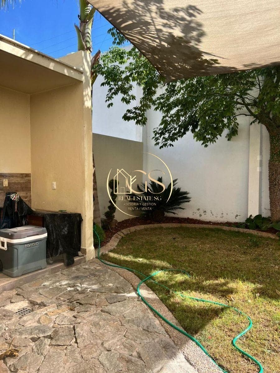HOUSE FOR SALE IN LAS ALAMEDAS, CELAYA