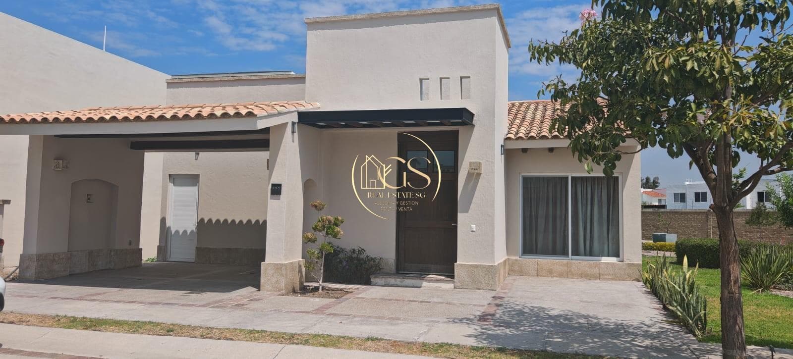 1-STORY HOUSE FOR SALE IN THE MAYORAZGO RESIDENTIAL AREA
