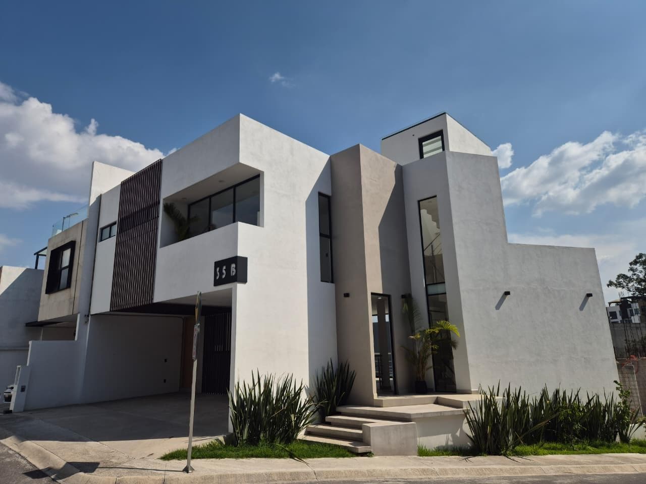 House for sale with a rooftop garden