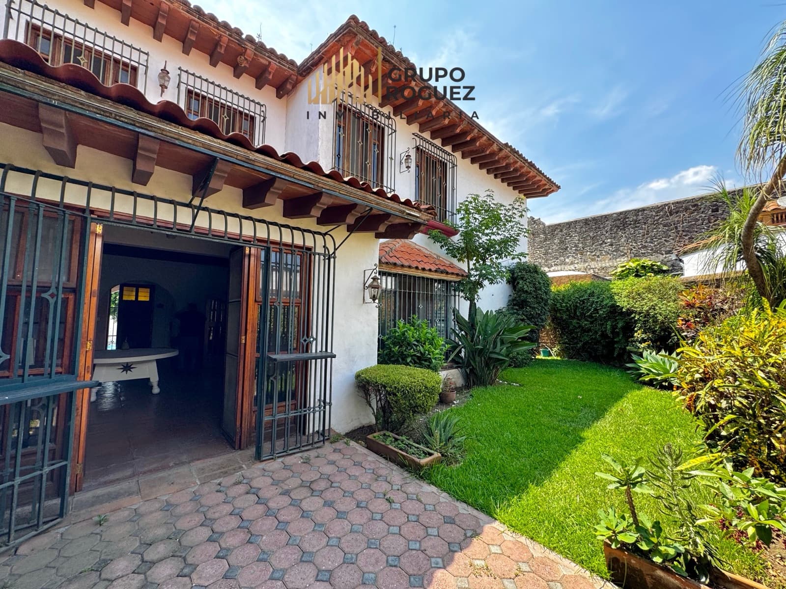 House - Vista Hermosa