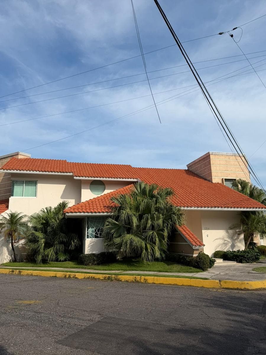 House in the Costa de Oro Subdivision