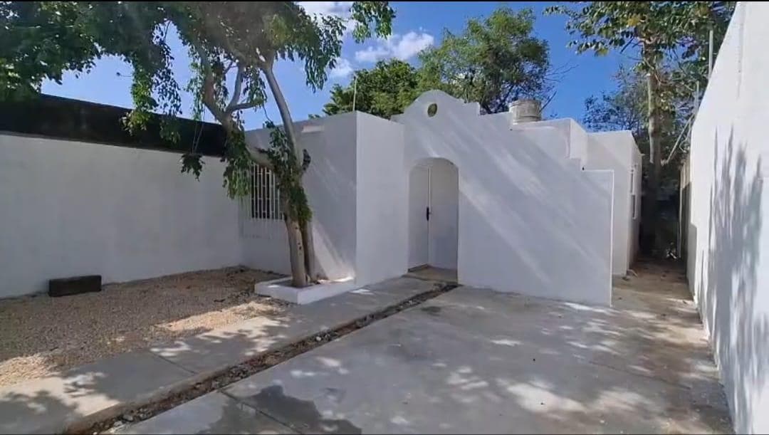 Renovated One-Story House with 1 Bedroom in the Yucalpetén Neighborhood, Mérida