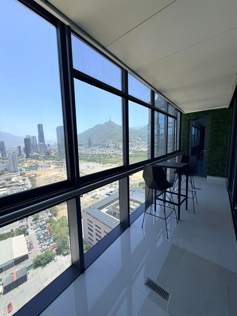 APARTMENT FOR RENT AT METROPOLITAN CENTER