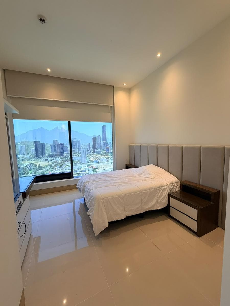 APARTMENT FOR RENT AT METROPOLITAN CENTER
