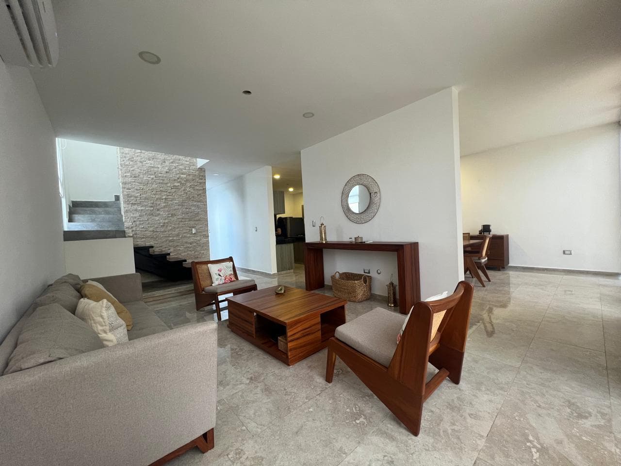 FULLY FURNISHED HOUSE FOR SALE: 3 BEDROOMS, SOLAR PANELS, IN A PRIVATE COMPLEX WITH CONKAL AMENITIES, MÉRIDA