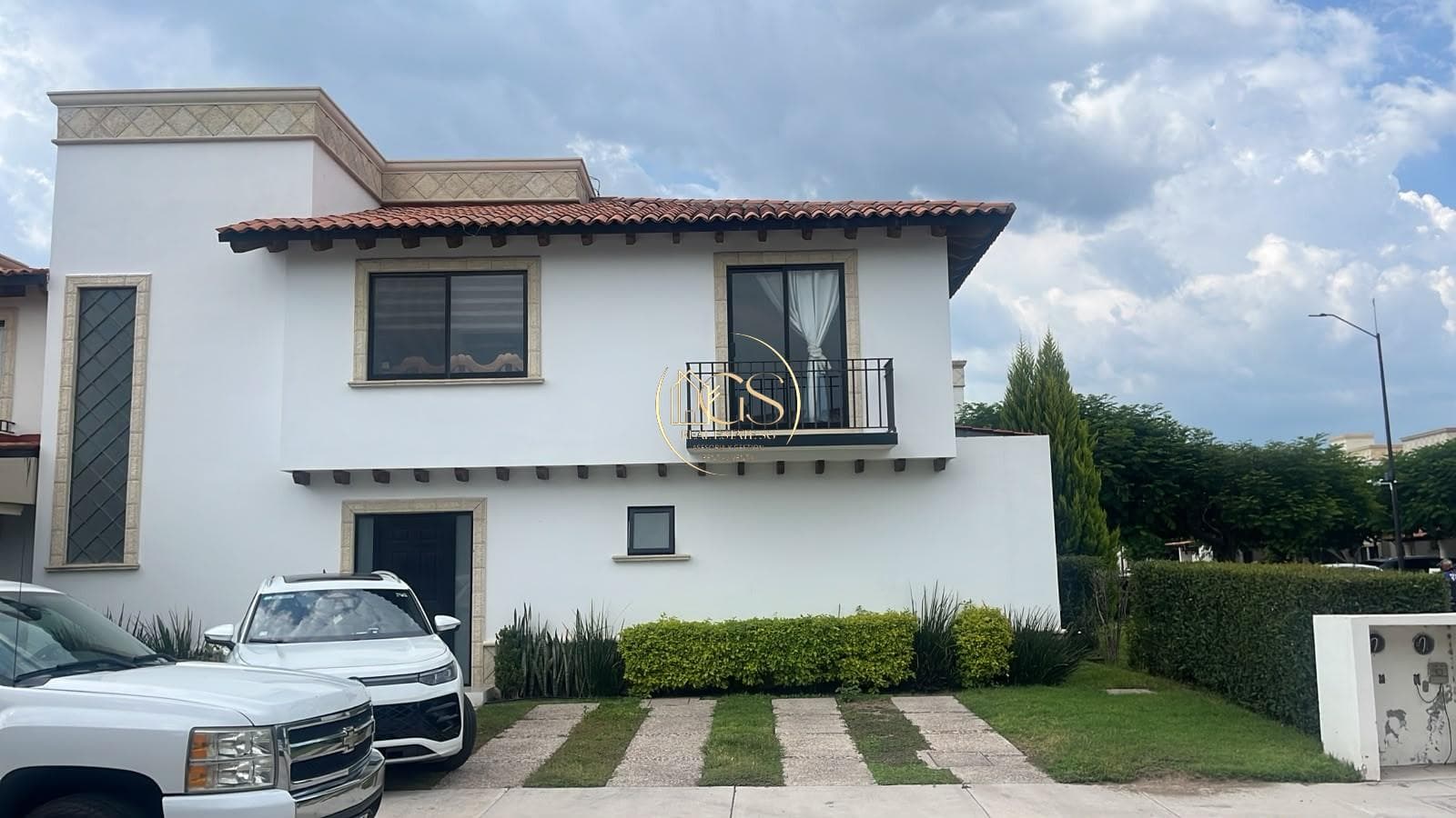 HOUSE FOR RENT IN QUINTAS CAMPO REAL, CELAYA