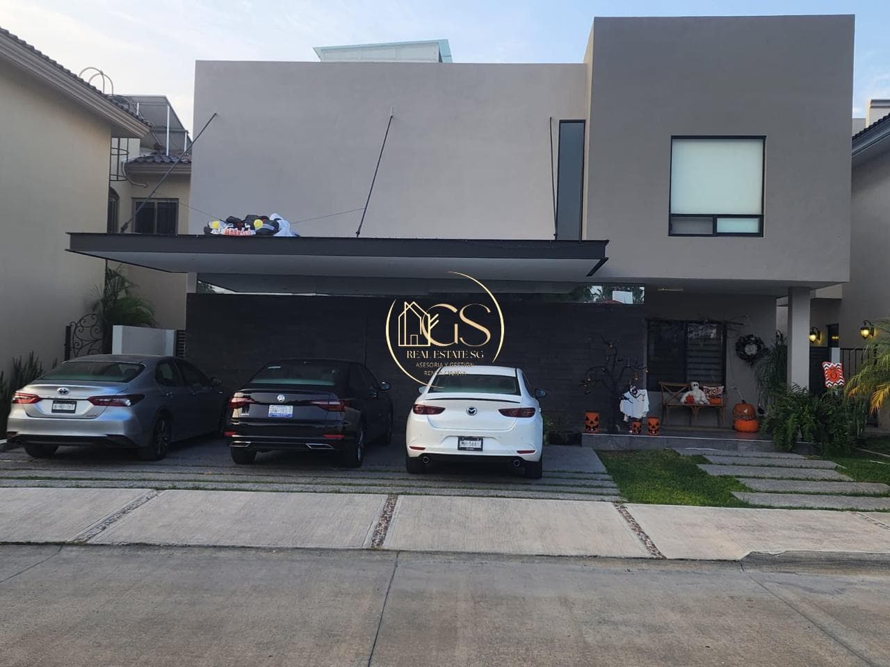HOUSE FOR SALE IN SAN LORENZO, CELAYA RESIDENTIAL AREA