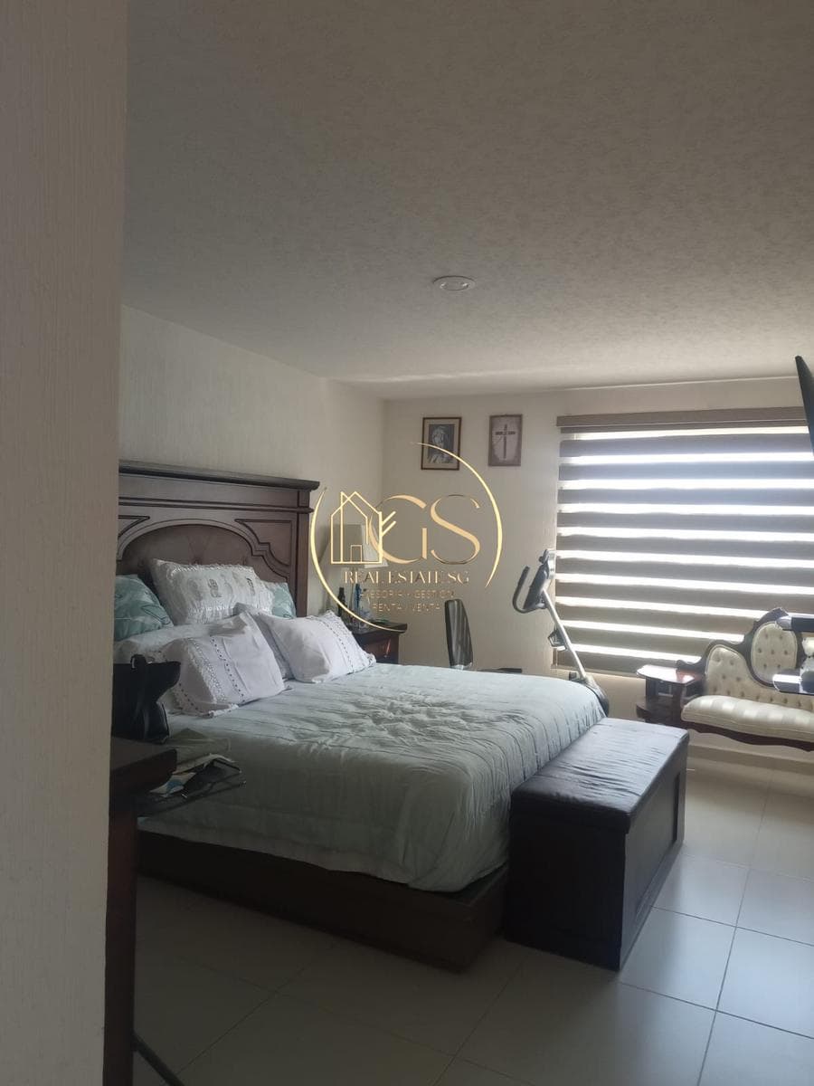 HOUSE FOR SALE IN THE ARBOLADA RESIDENTIAL NEIGHBORHOOD OF CELAYA