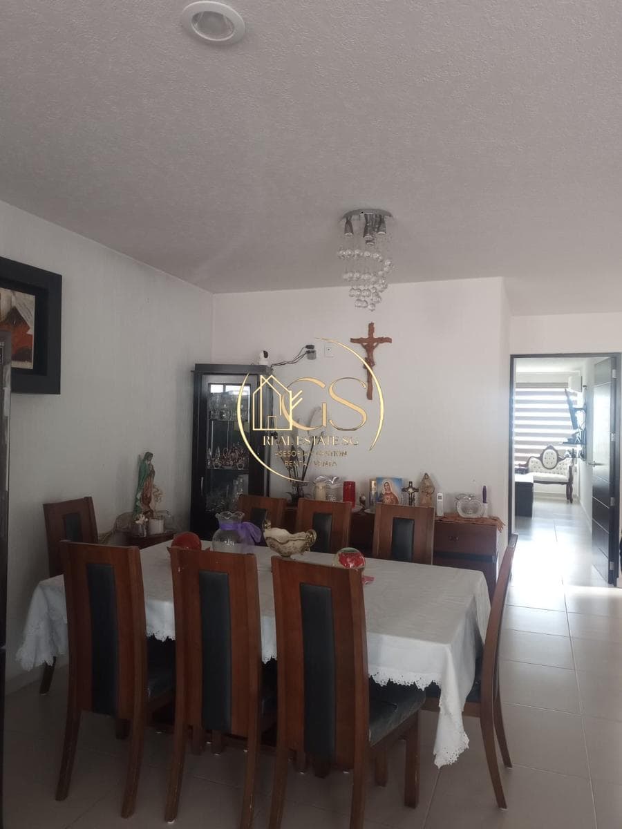 HOUSE FOR SALE IN THE ARBOLADA RESIDENTIAL NEIGHBORHOOD OF CELAYA