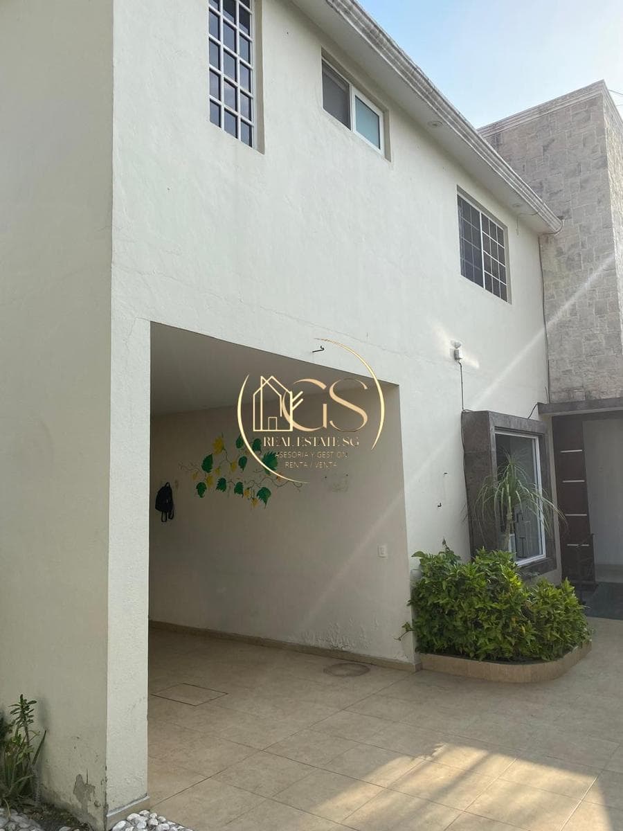 HOUSE FOR SALE IN ALAMEDA, CELAYA
