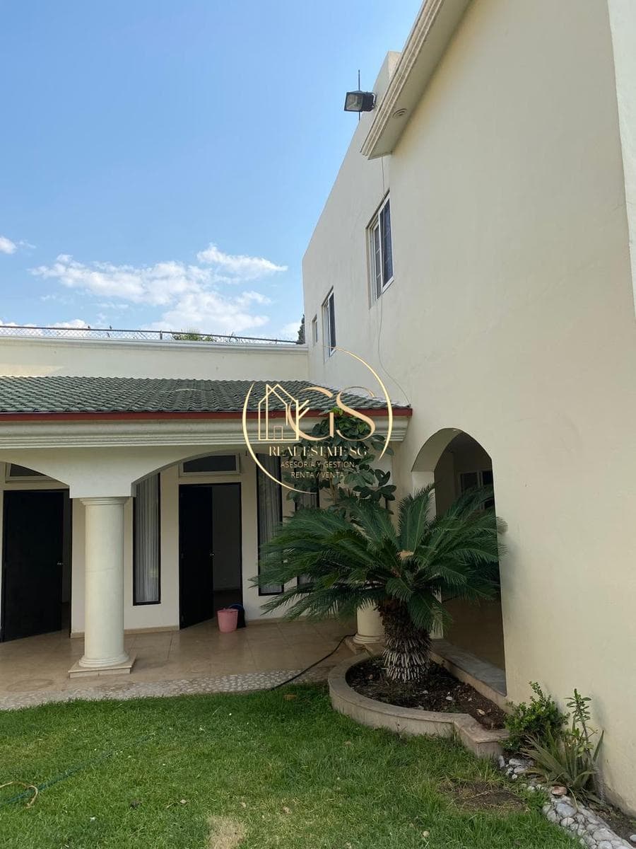 HOUSE FOR SALE IN ALAMEDA, CELAYA