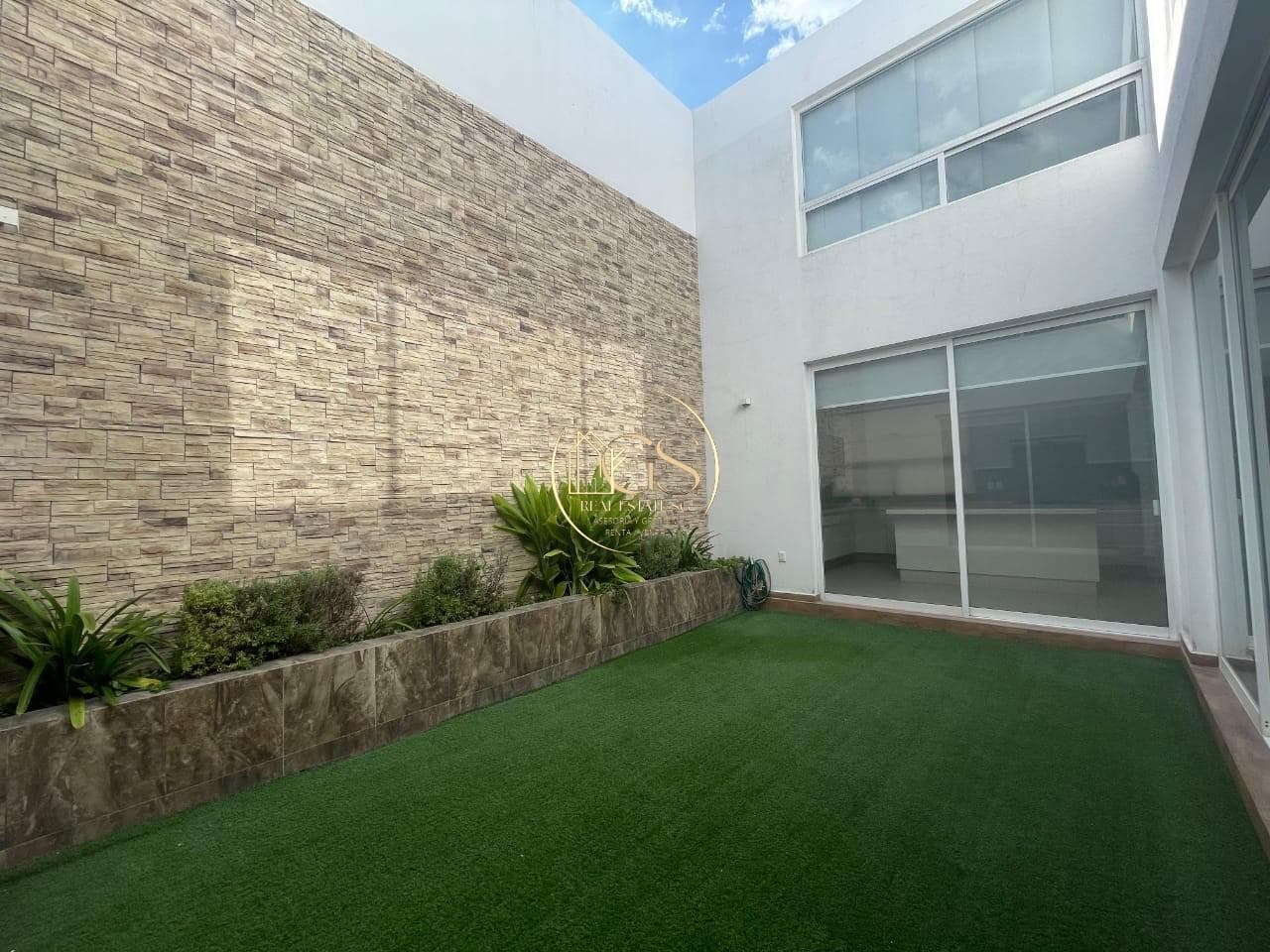 HOUSE FOR SALE IN RIBERAS DEL CAMPESTRE, CELAYA