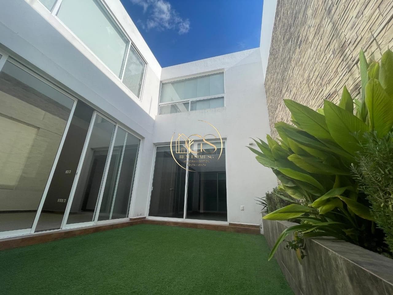 HOUSE FOR SALE IN RIBERAS DEL CAMPESTRE, CELAYA