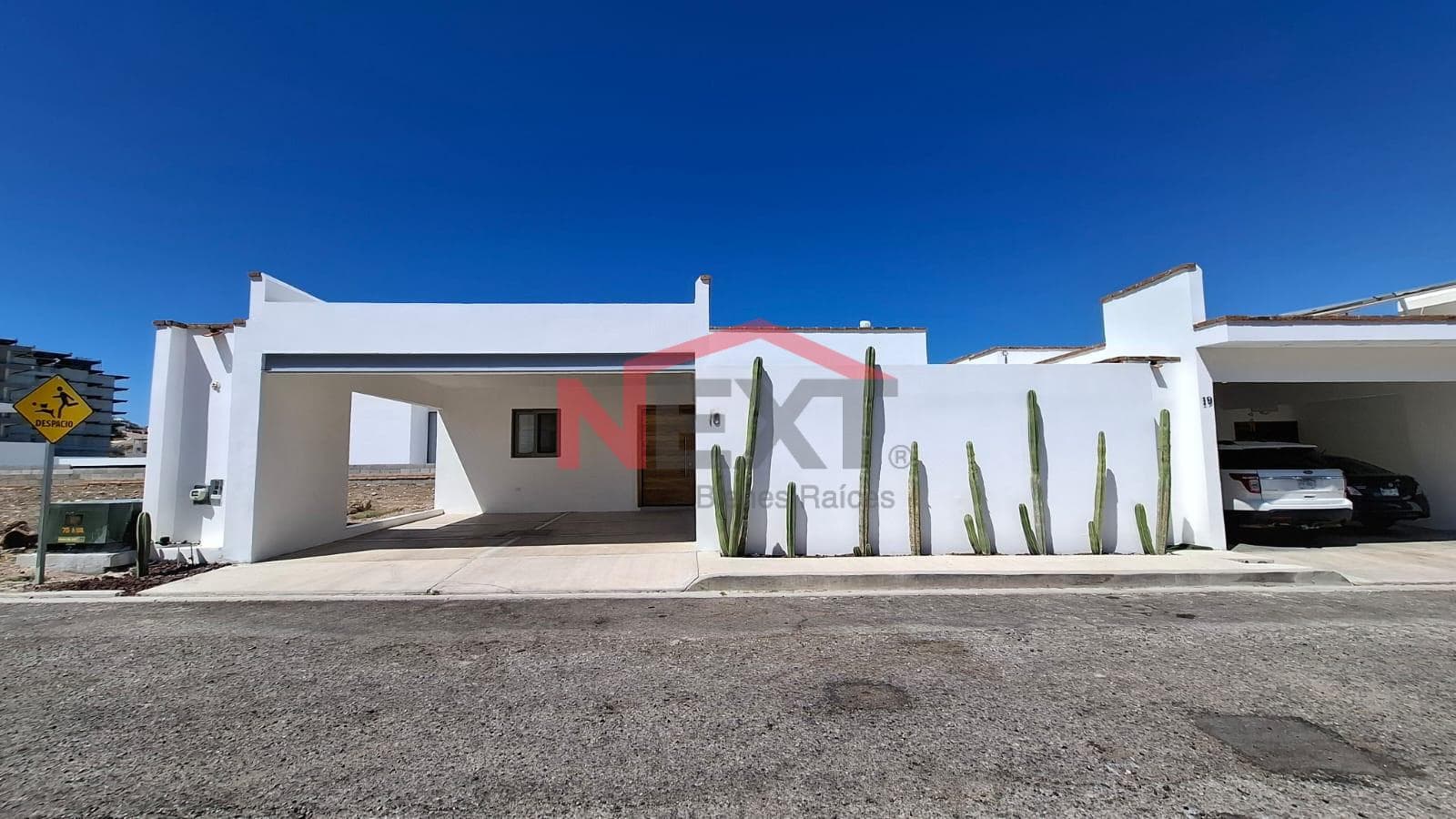Casa en venta en Mirador Residencial, a un costado de Marina Real.