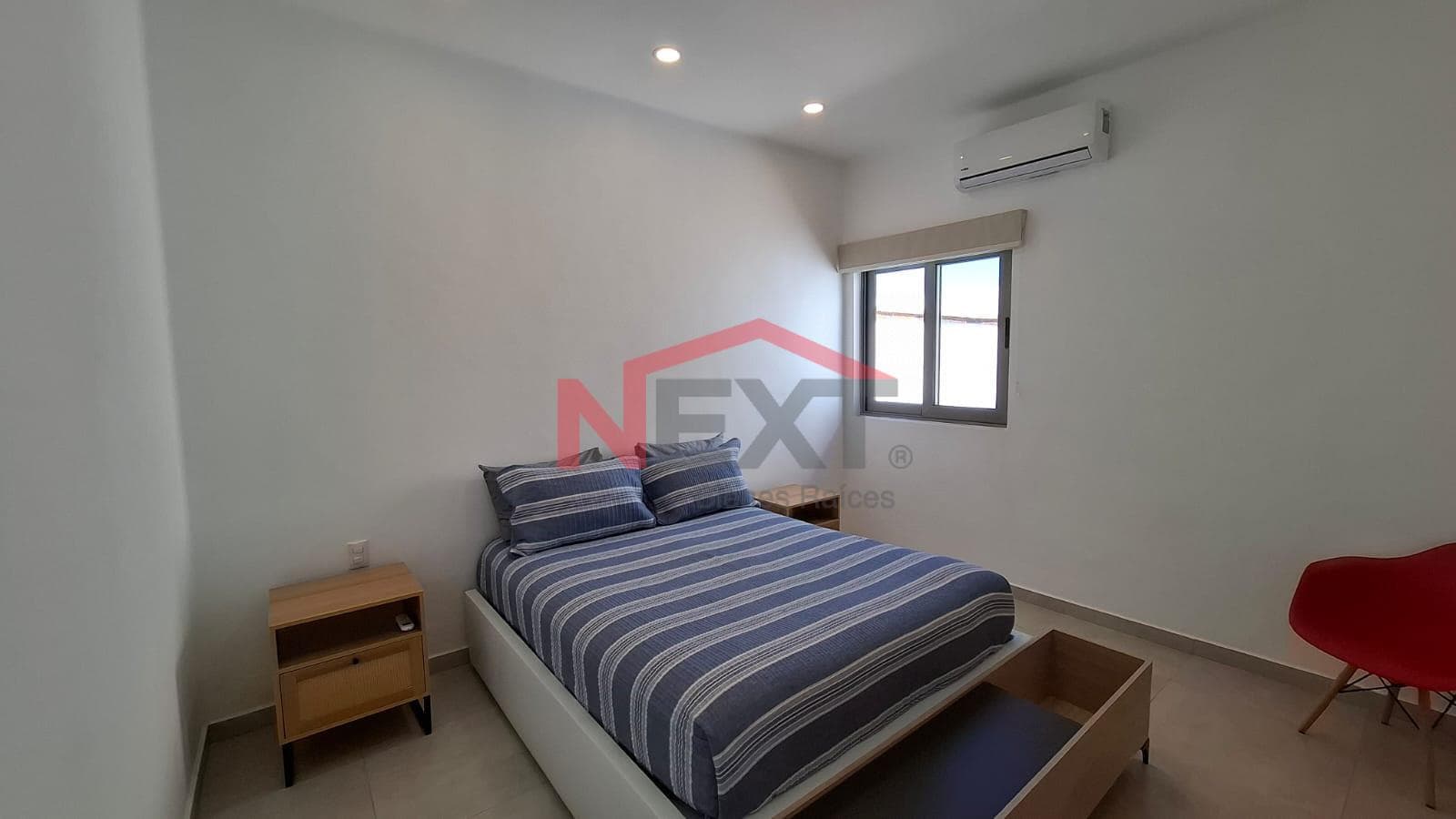 House for sale in Mirador Residencial, next to Marina Real.