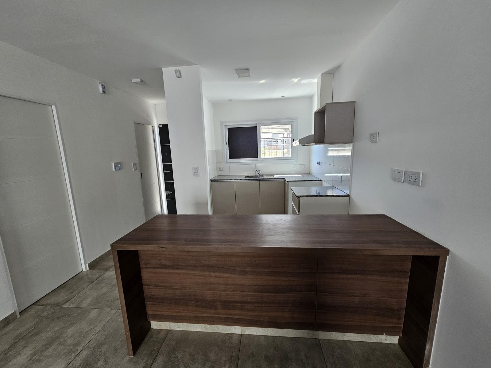 2-BEDROOM DUPLEX FOR RENT in the Confluencia Neighborhood