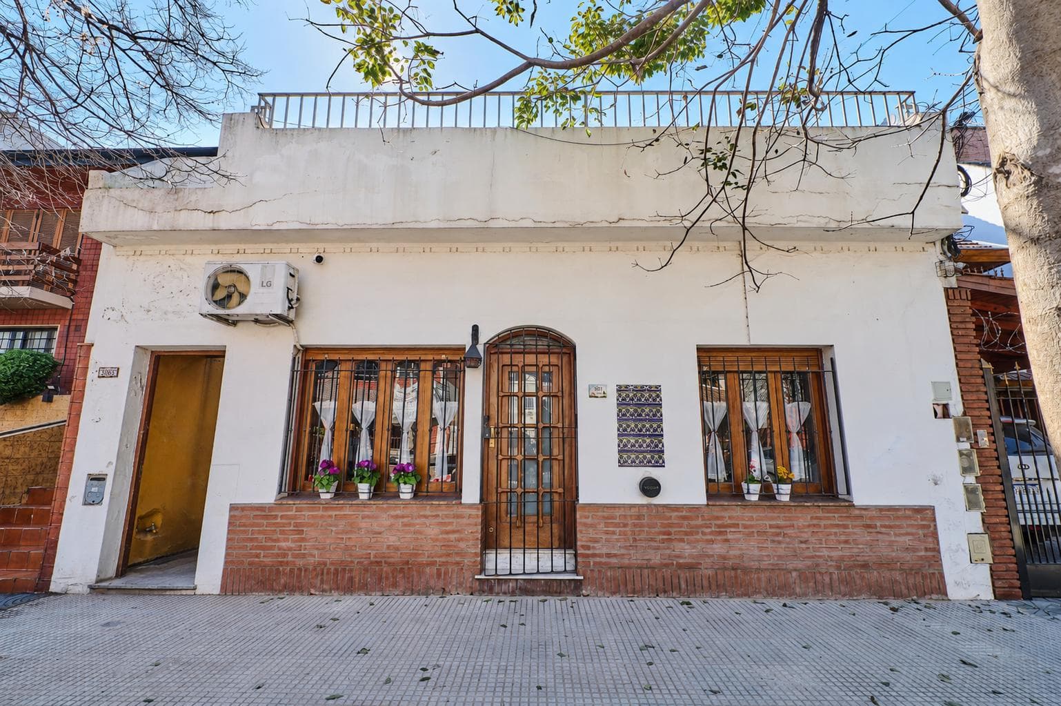 4-room townhouse for sale with a patio and terrace.