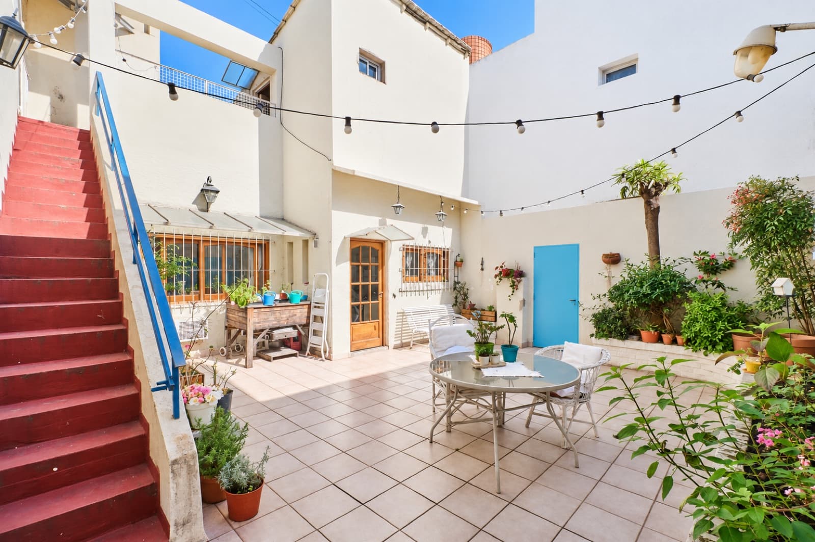 4-room townhouse for sale with a patio and terrace.