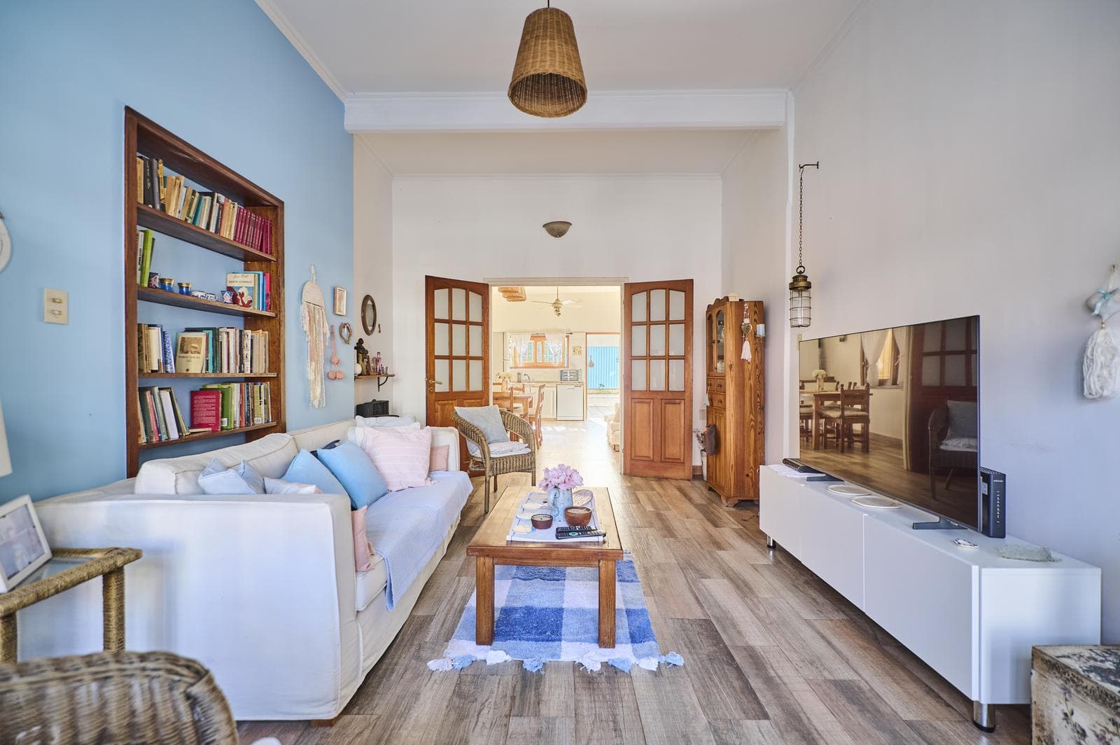 4-room townhouse for sale with a patio and terrace.