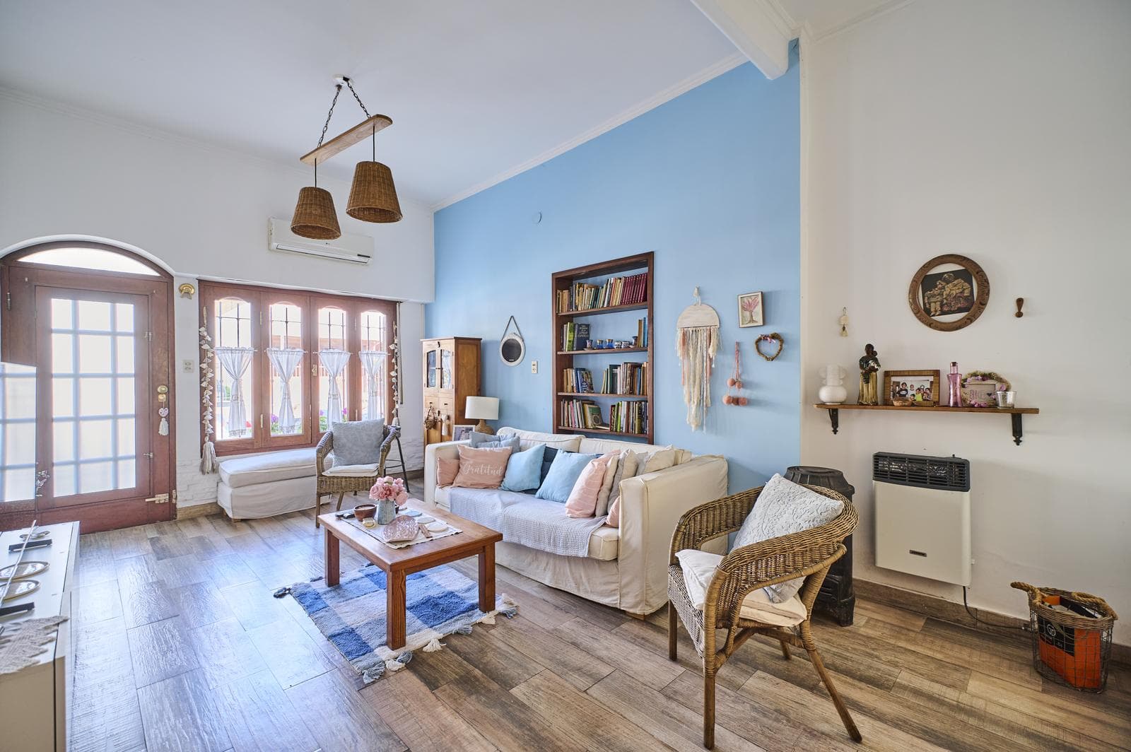 4-room townhouse for sale with a patio and terrace.