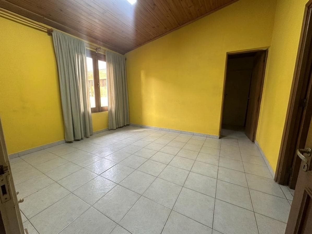 4-Bedroom House for Rent with Parking Space