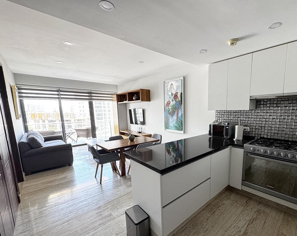 Apartment in Puerto Cancun, high floor