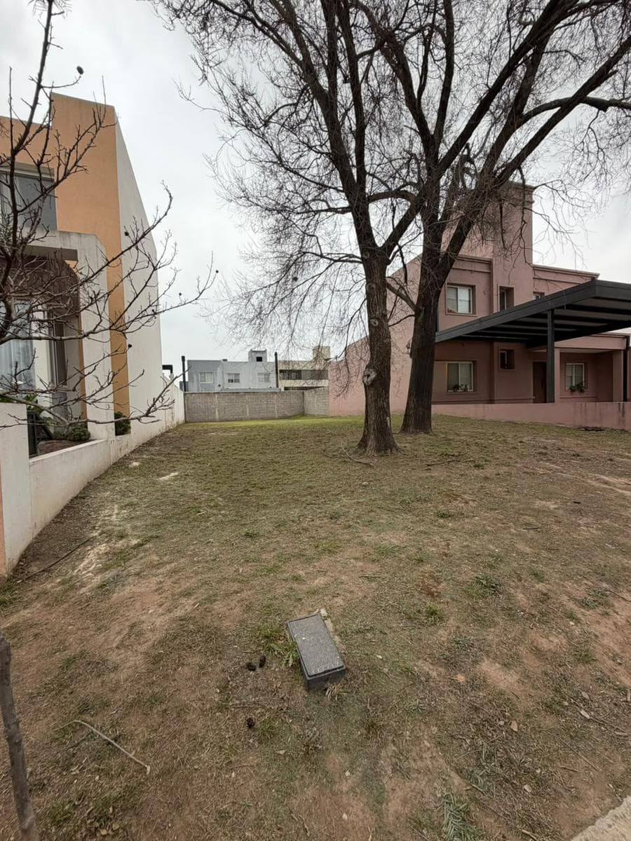 Lot in Miradores de Manantiales