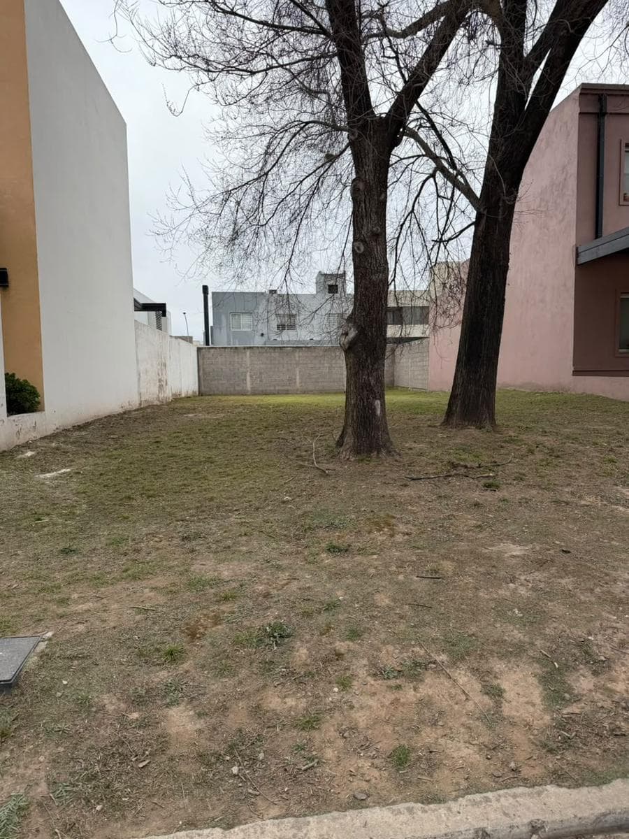 Lot in Miradores de Manantiales