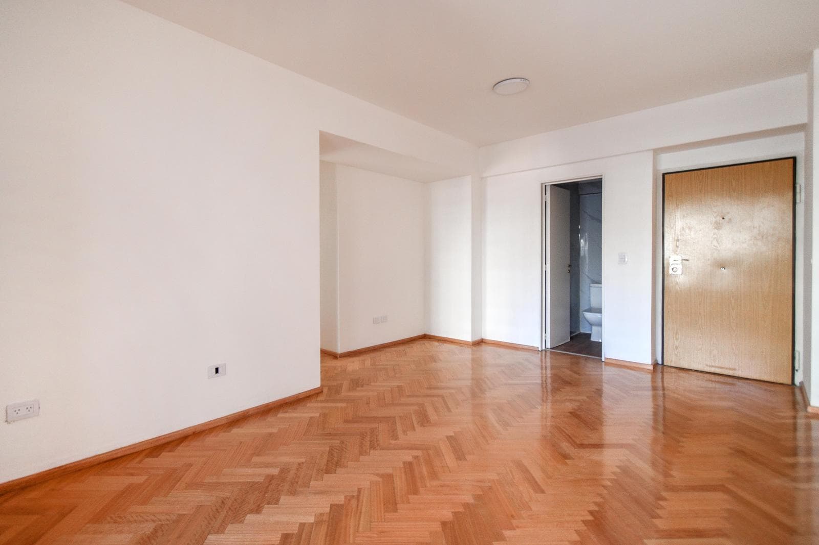 FOR RENT: 3-room apartment in Palermo