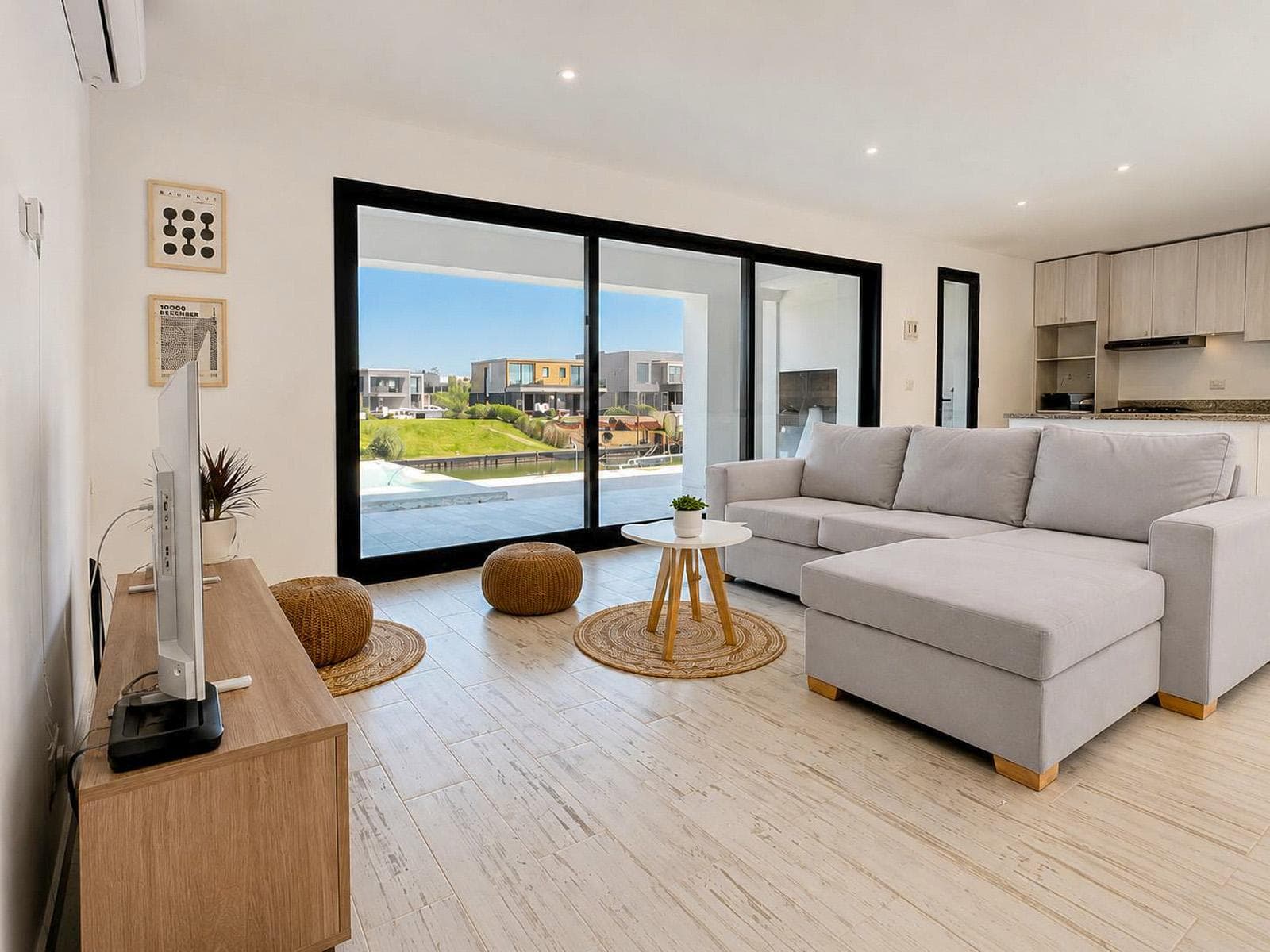 Annual Rental: FURNISHED House Near the River with Private Dock, El Canal Neighborhood, Villanueva, Tigre
