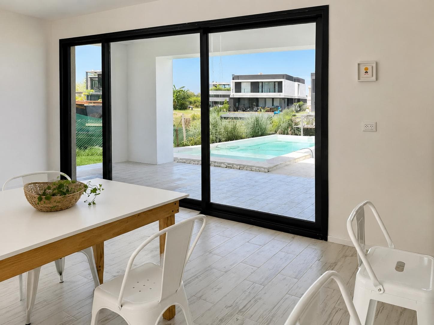 Annual Rental: FURNISHED House Near the River with Private Dock, El Canal Neighborhood, Villanueva, Tigre