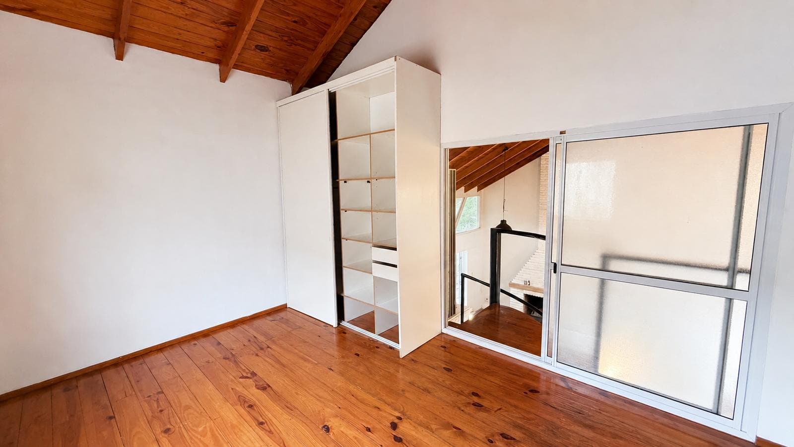 FOR SALE: 3-bedroom house with a pool. Lot size: 1,060 m²