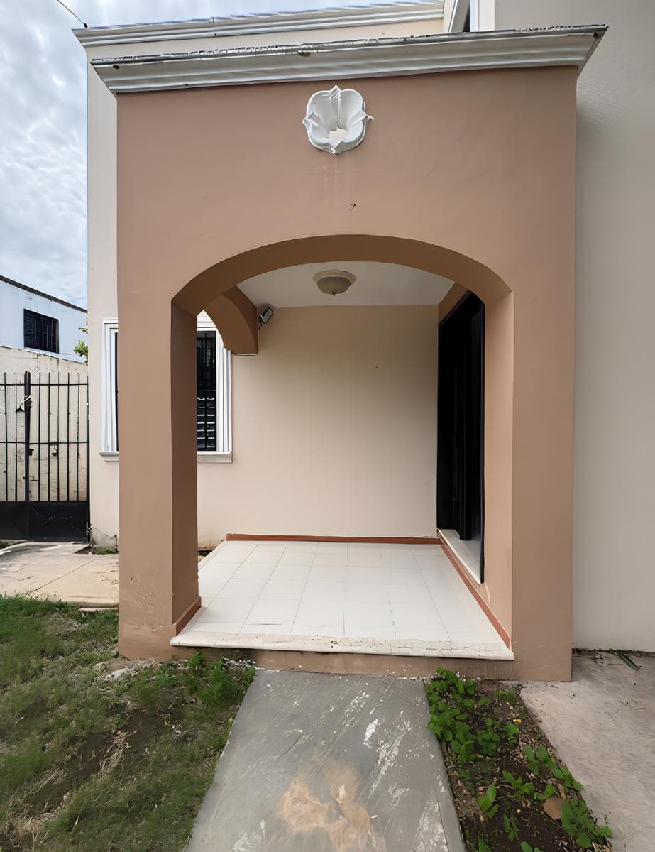HOUSE FOR SALE ON FRANCISCO VILLA STREET