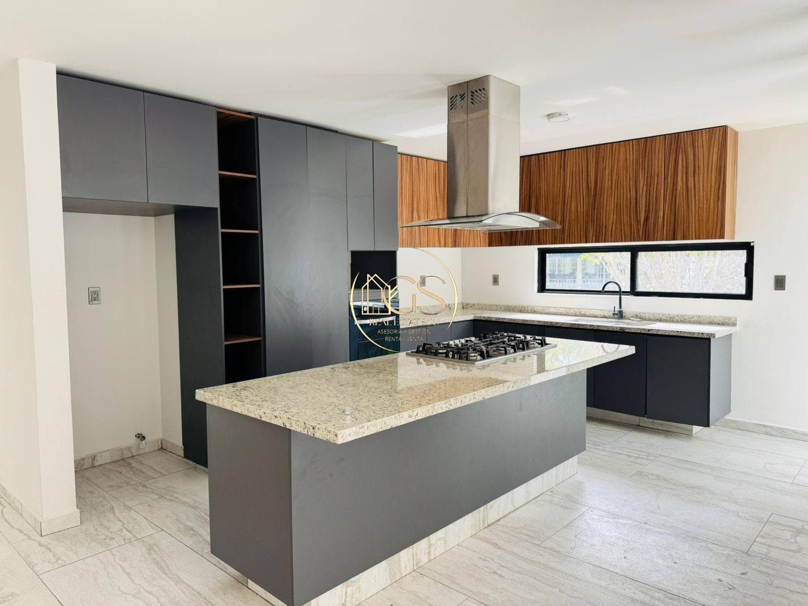 HOUSE FOR SALE IN ARCADA ALAMEDA, CELAYA