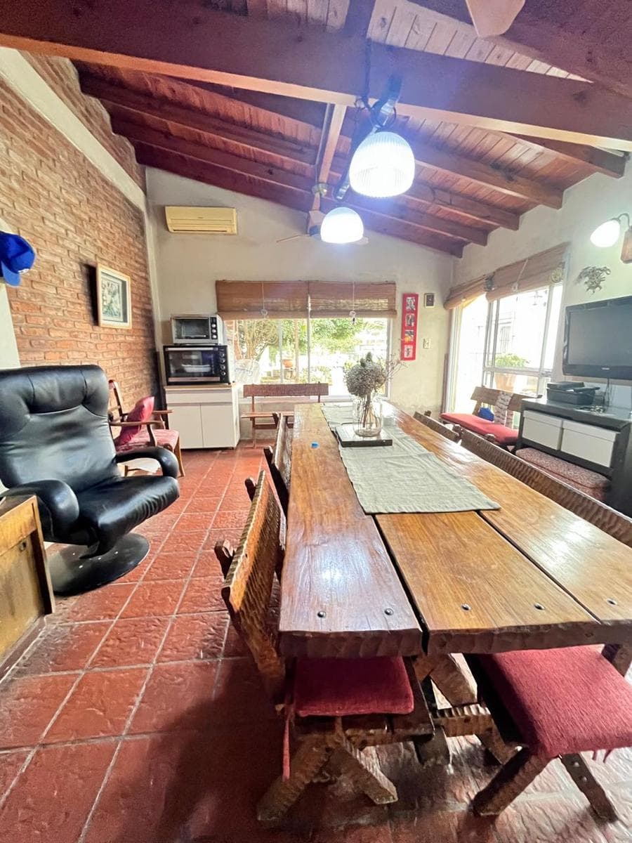 Casa Quinta en Jose Marmol doble lote