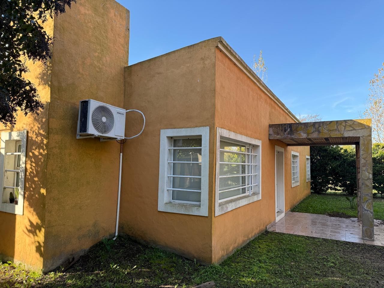 House in B.C., Laguna Vitel