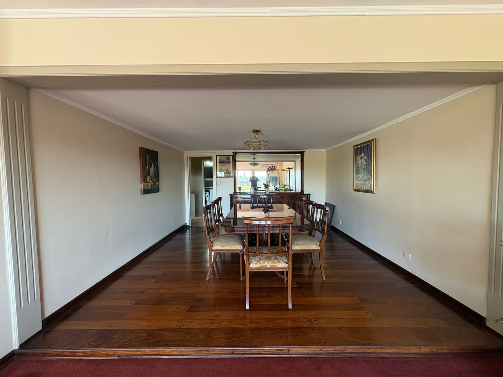 Apartment in Cañitas on Av. Libertador with a view of the racetrack. 4 rooms with a garage