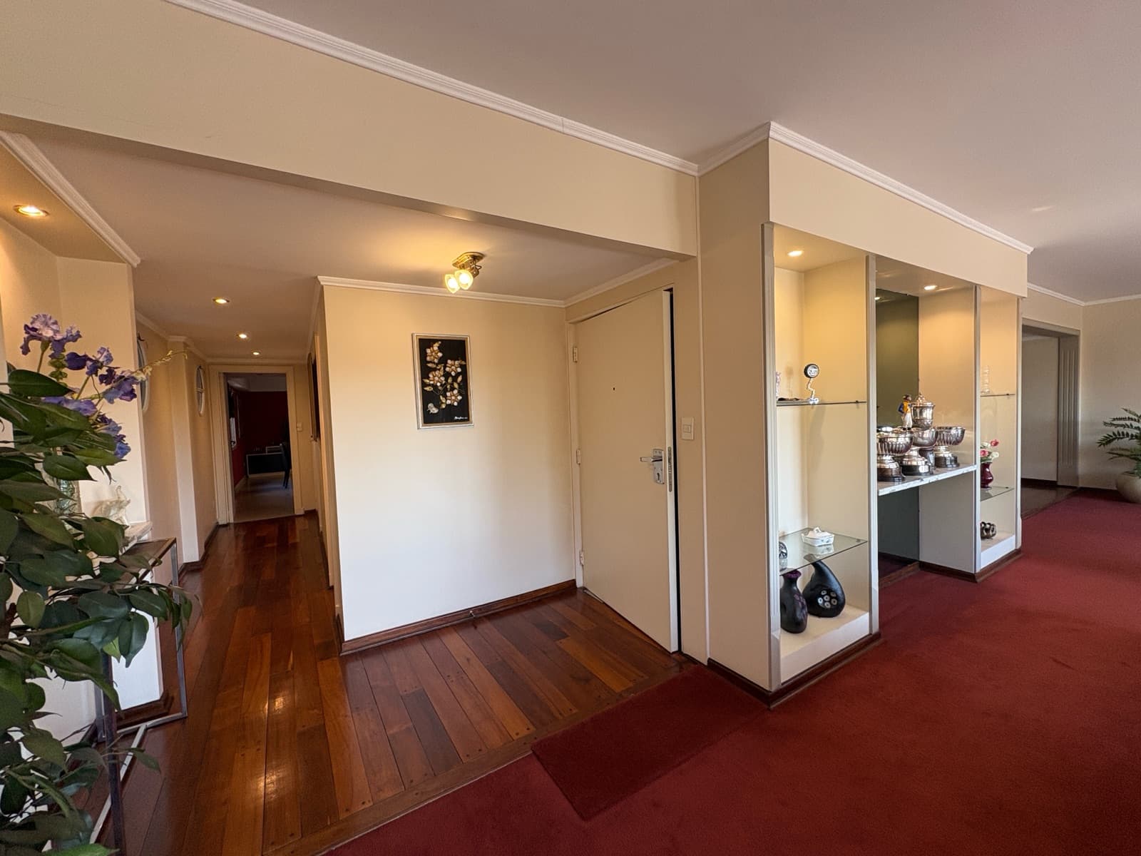 Apartment in Cañitas on Av. Libertador with a view of the racetrack. 4 rooms with a garage