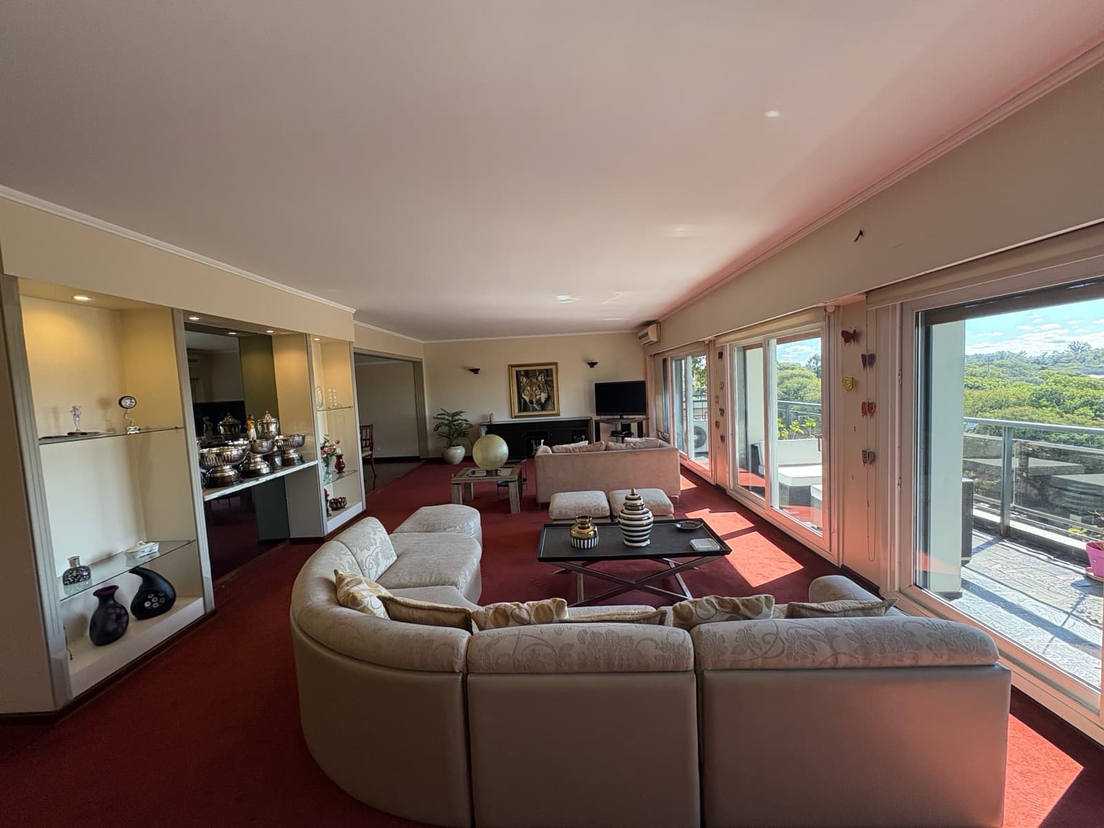 Apartment in Cañitas on Av. Libertador with a view of the racetrack. 4 rooms with a garage