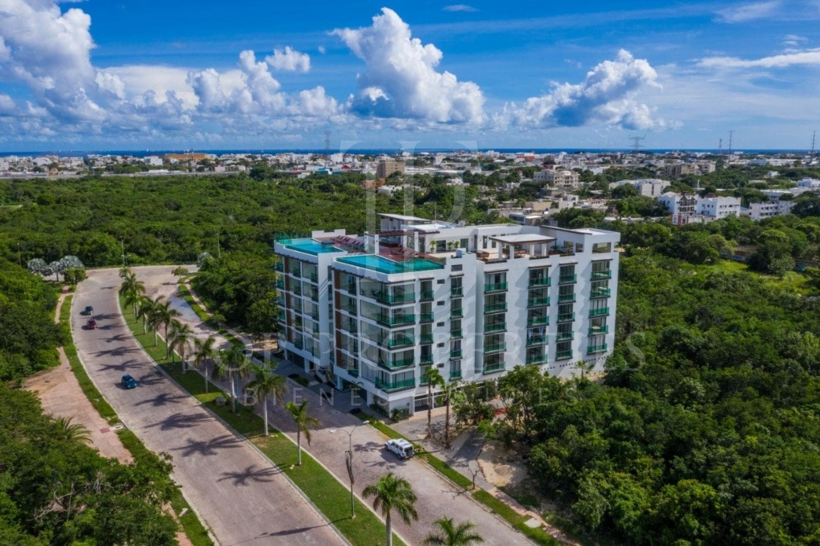 APARTMENT FOR SALE, PLAYA AURORA, PLAYA DEL CARMEN, QUINTANA ROO.