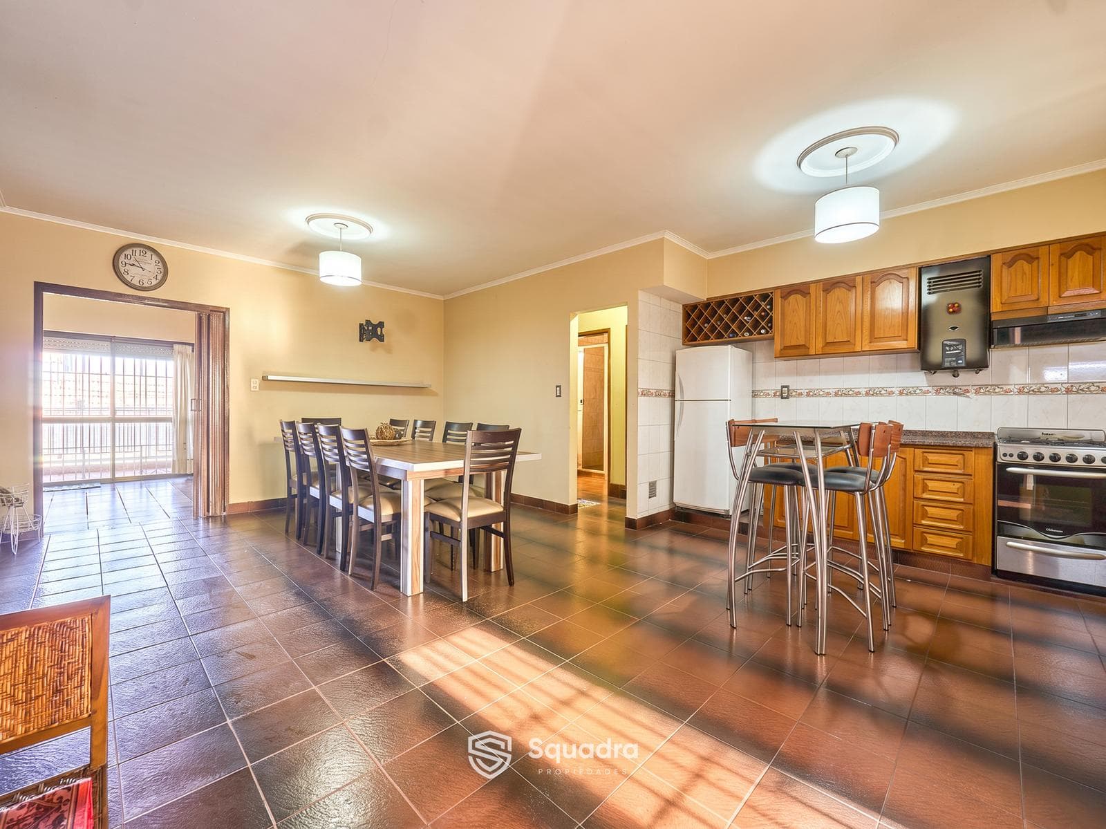 FOR SALE | TRADE - Commercial space, 4-bedroom house, covered patio, and garage - Belgrano, Rosario - QUALIFIES FOR A LOAN.