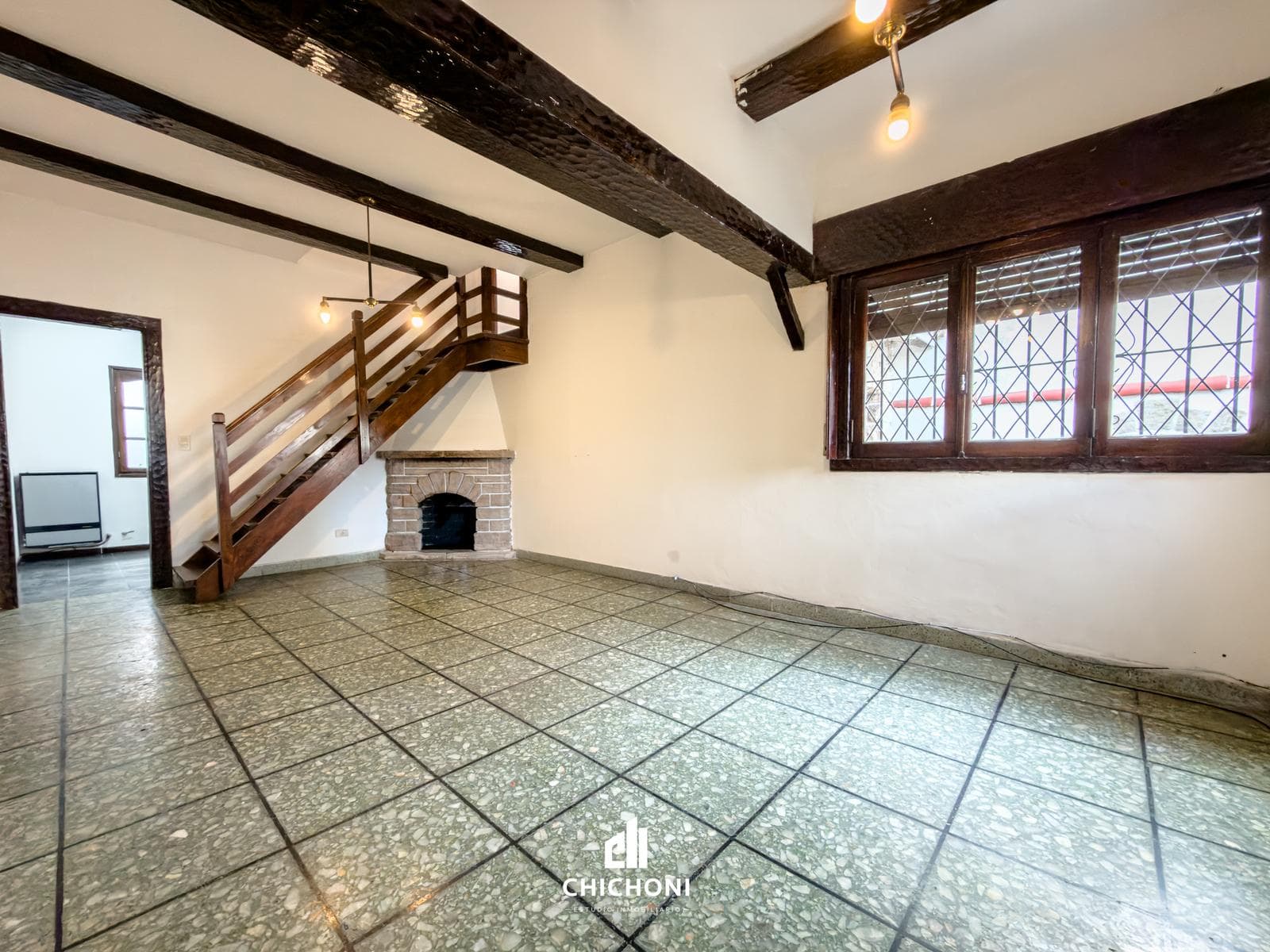 24-MONTH LEASE – 4-ROOM HOUSE WITH GARAGE AND YARD - CHAUVIN AREA