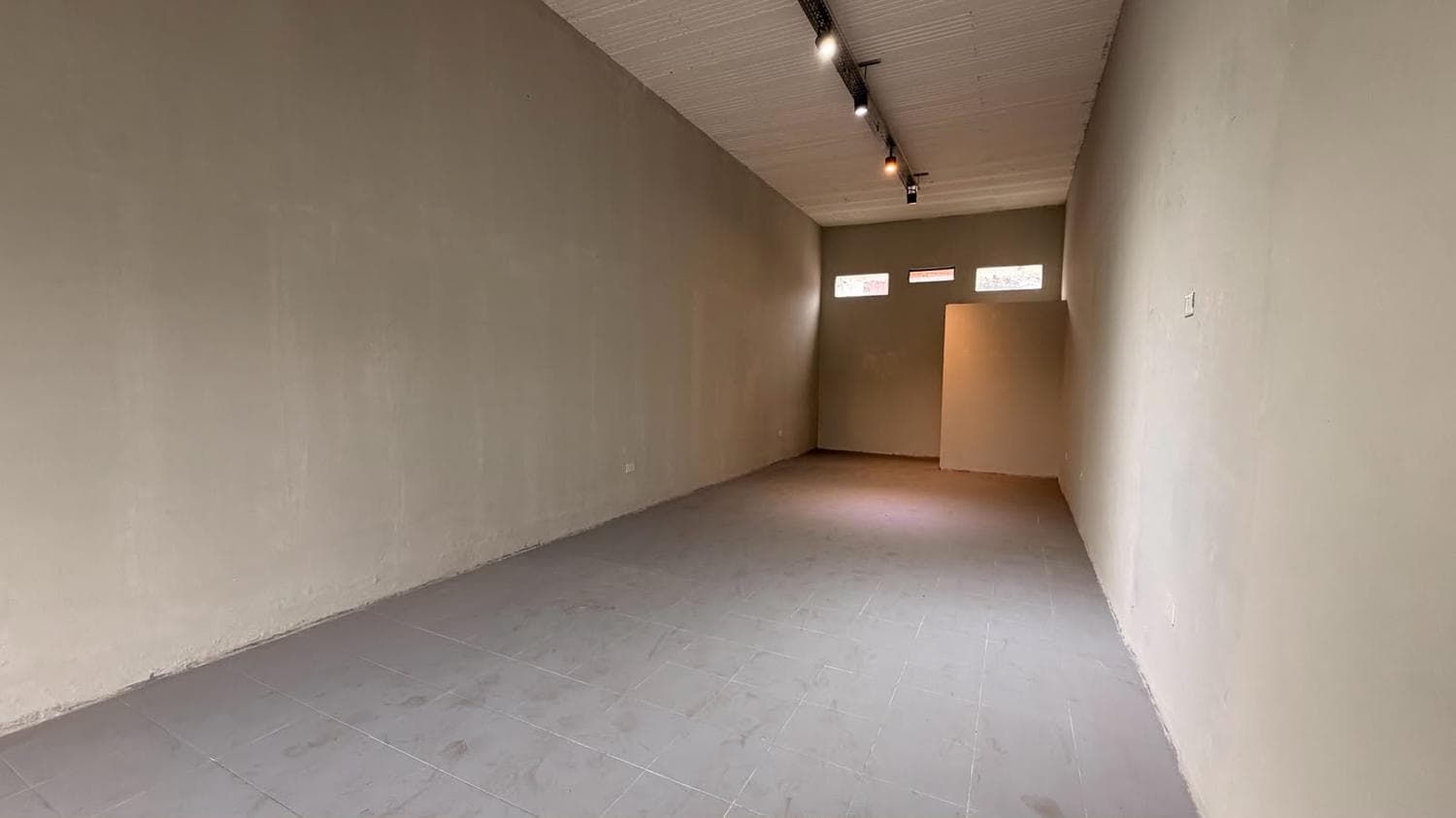 Commercial space on a feeder road