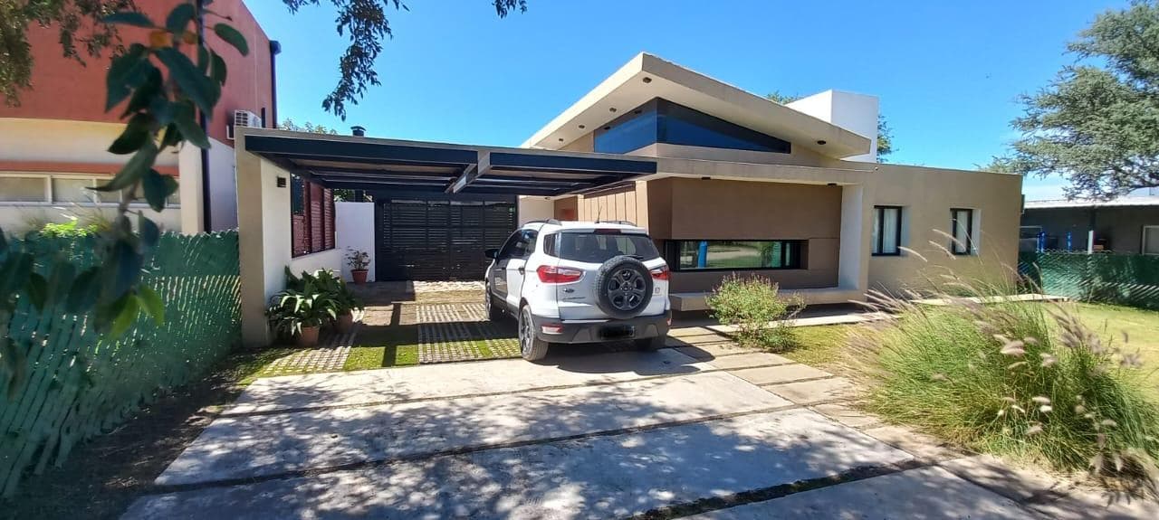 House for Sale: 2 Bedrooms, Phase 1. Villa Catalina